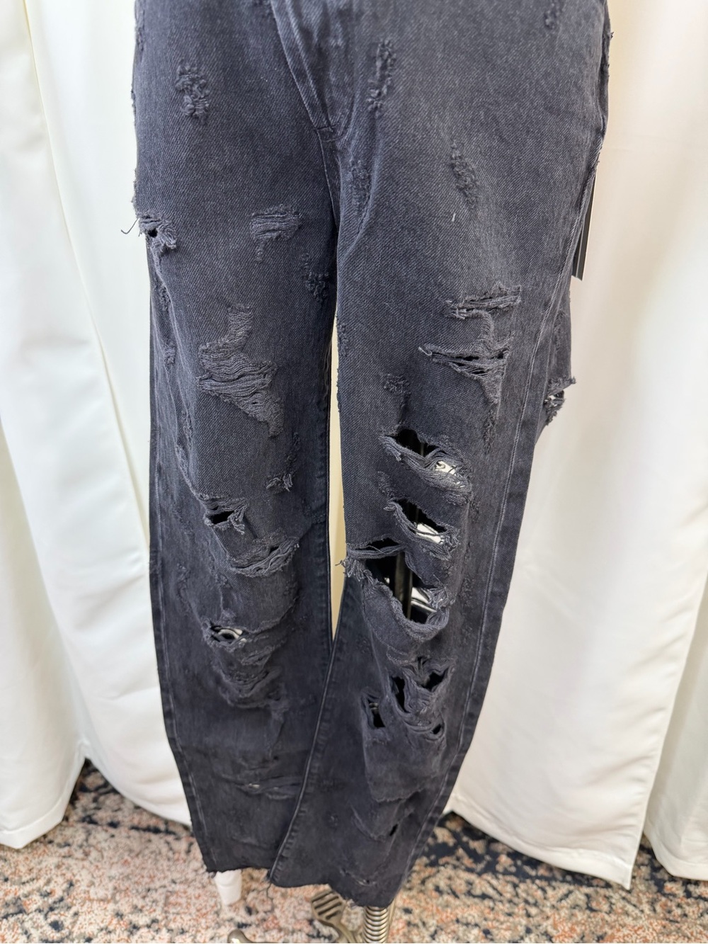 NWT Agolde ‘Criss Cross Straight Leg Jeans’ in “Feverish” Distressed Black Sz 23 - Picture 4 of 16